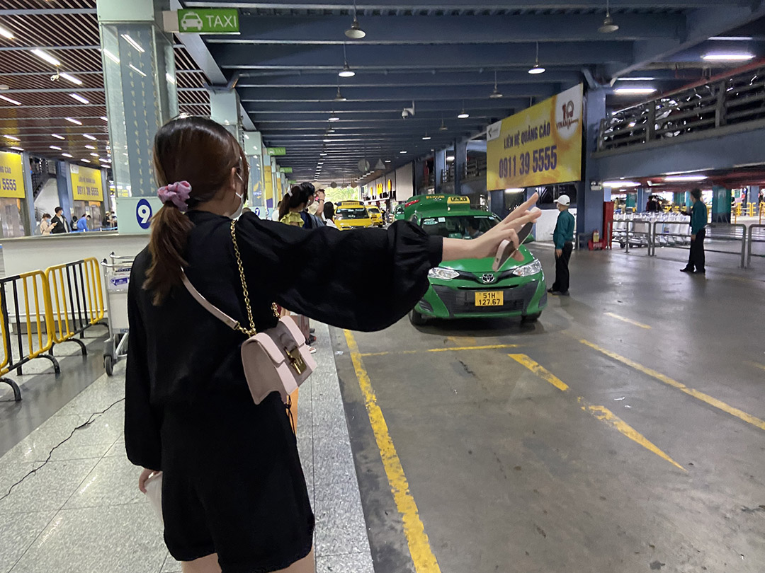đón taxi sân bay Tân Sơn Nhất. Ảnh: Minh Hoàng